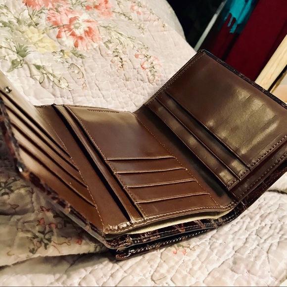 Francesco Biasia Trifold Crocodile Wallet - Picture 7 of 7